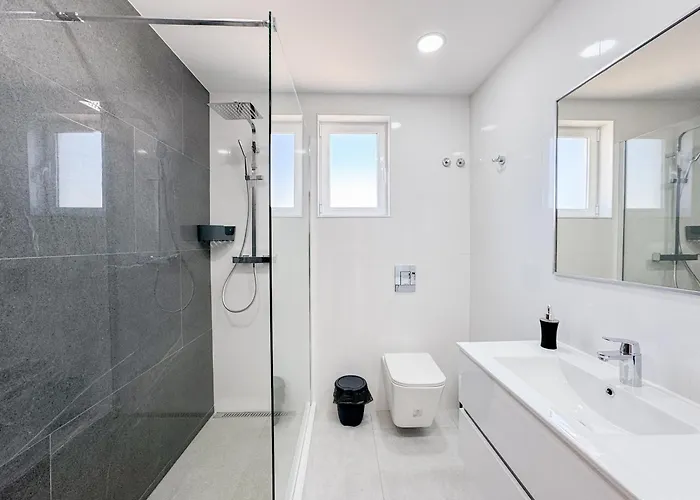 Urban Retreat With Easy Access #1892