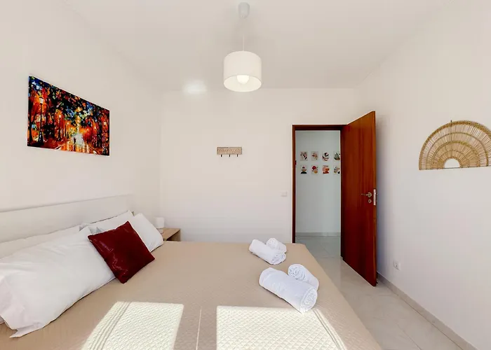 Urban Retreat With Easy Access #1892 * 拉哥斯