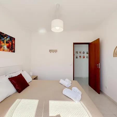 Urban Retreat With Easy Access #1892 * 拉哥斯