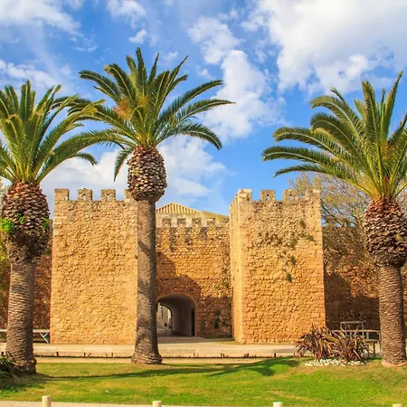 Urban Retreat With Easy Access #1892 * 拉哥斯