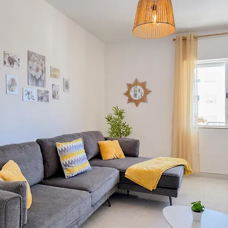 Urban Retreat With Easy Access #1892 Apartament *
